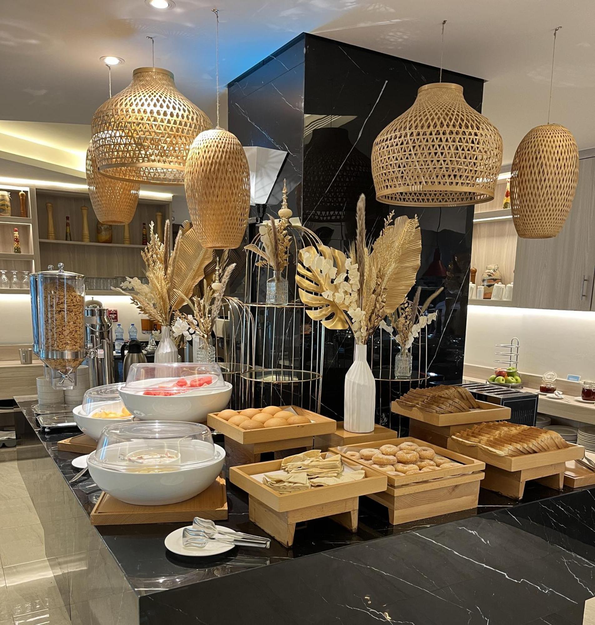 C - Hotel And Suites Doha Luaran gambar